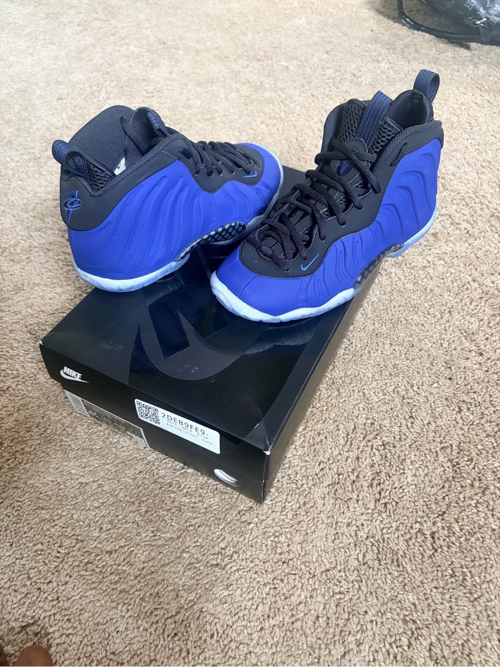 Nike Kids Blue and Black Foamposite Sneakers - Size 4.5 - Picture 4 of 16